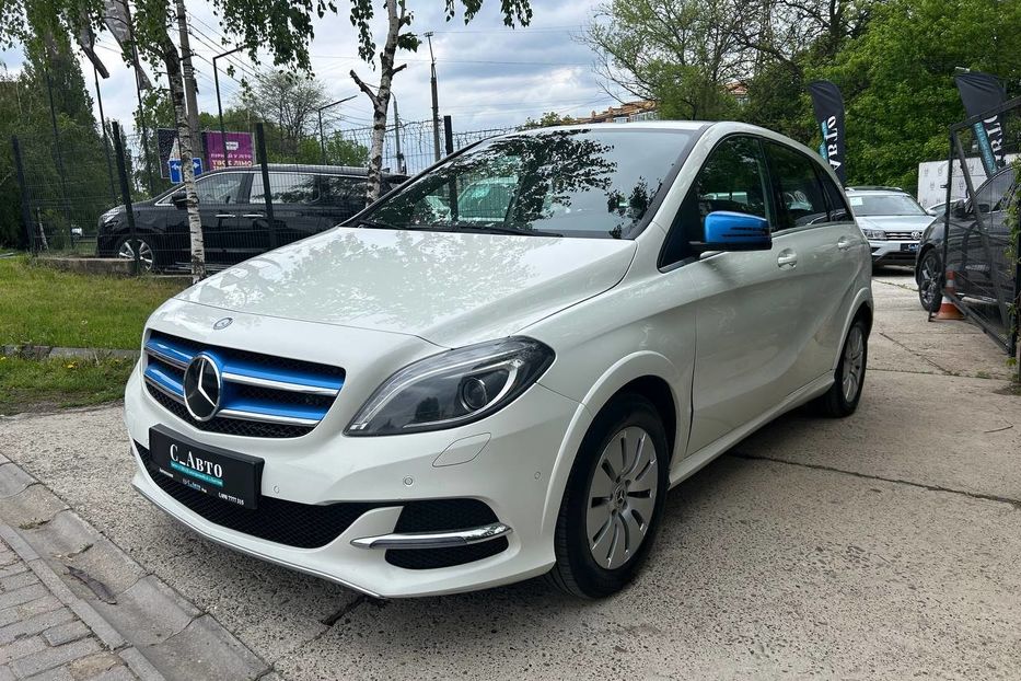 Продам Mercedes-Benz B-Class 250e 2016 года в Черновцах