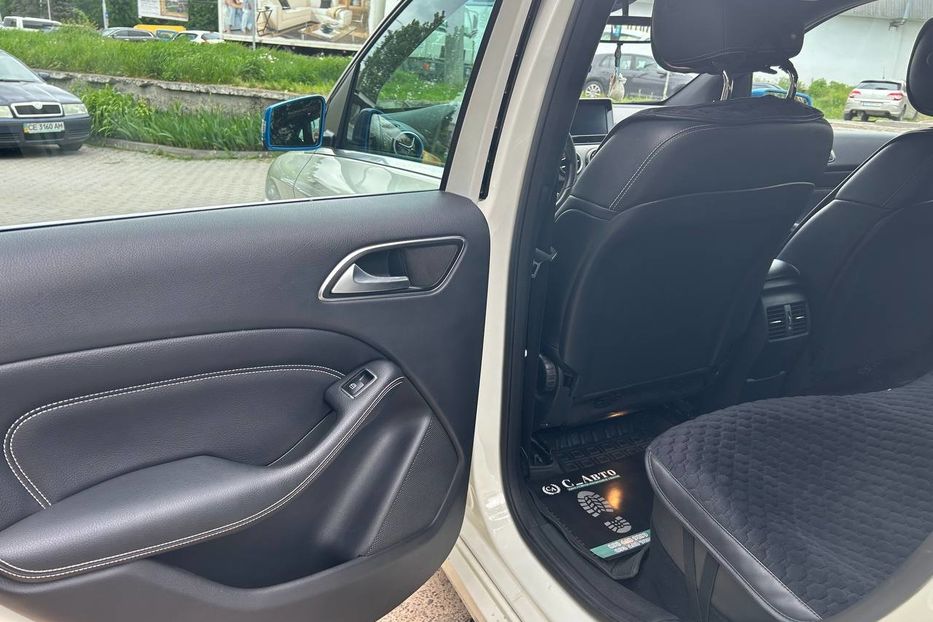 Продам Mercedes-Benz B-Class 250e 2016 года в Черновцах