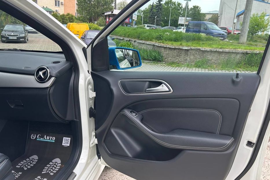 Продам Mercedes-Benz B-Class 250e 2016 года в Черновцах