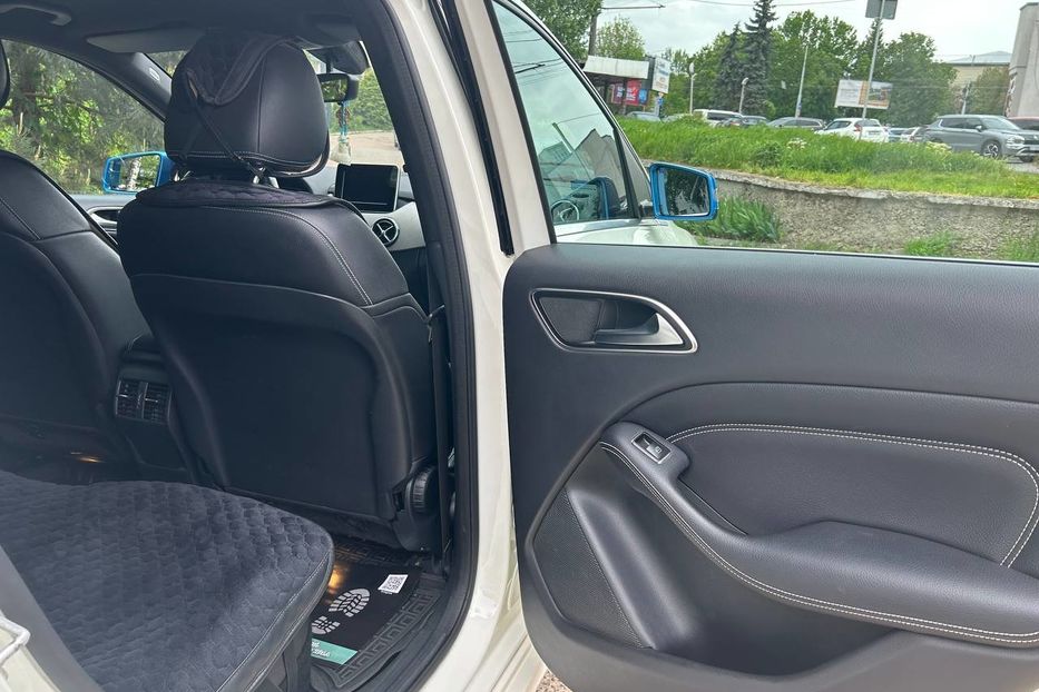 Продам Mercedes-Benz B-Class 250e 2016 года в Черновцах