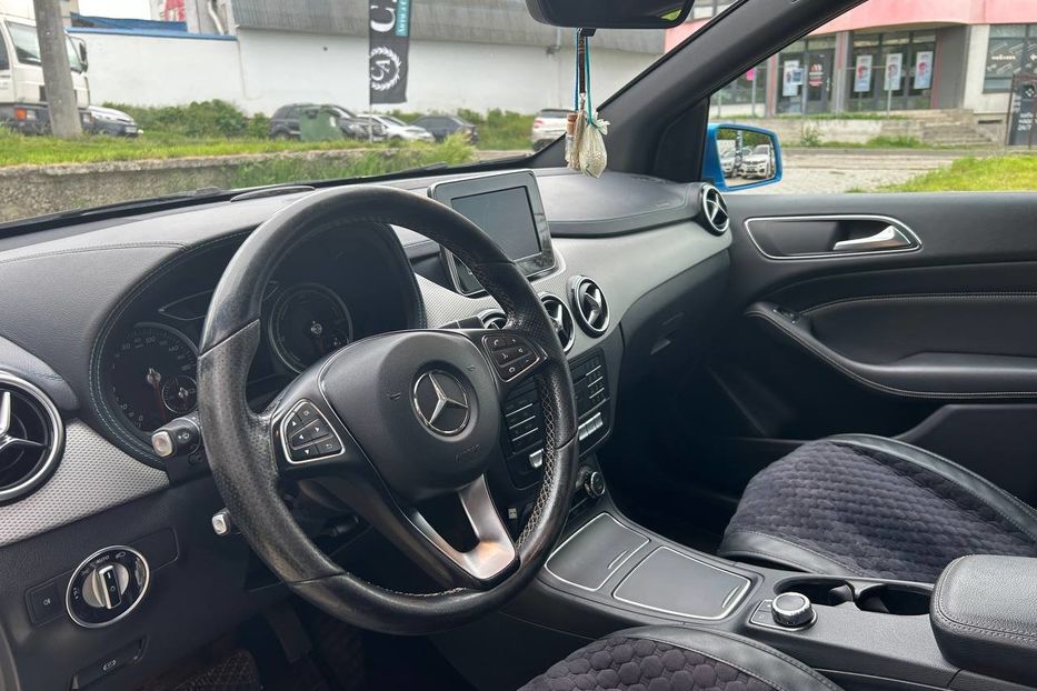 Продам Mercedes-Benz B-Class 250e 2016 года в Черновцах
