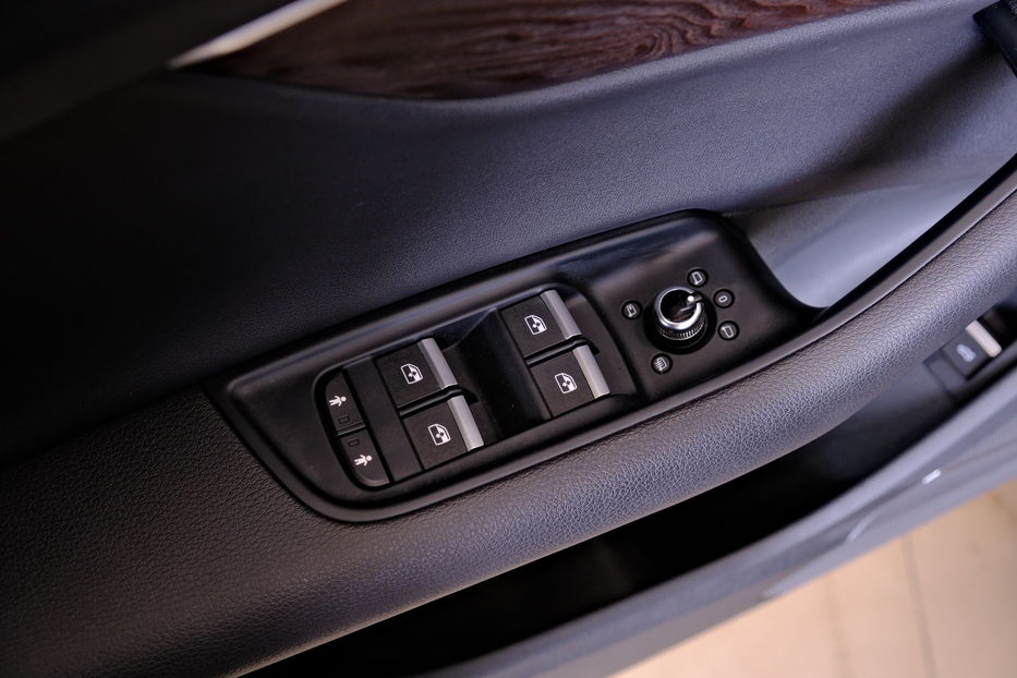 Продам Audi Q7 55TFSI Premium Plus 2020 года в Одессе