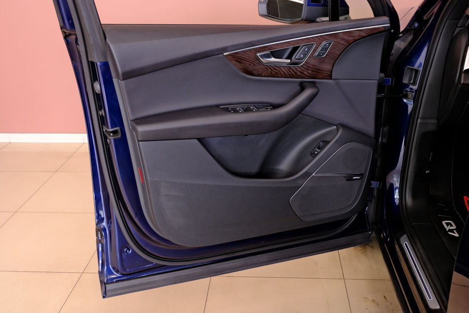 Продам Audi Q7 55TFSI Premium Plus 2020 года в Одессе