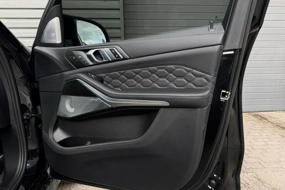 Продам BMW X5 M Competition 2023 года в Киеве