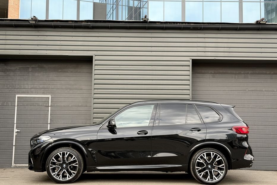 Продам BMW X5 M Competition 2023 года в Киеве
