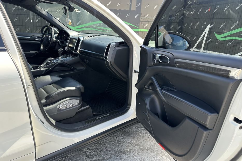 Продам Porsche Cayenne S 2011 года в Киеве
