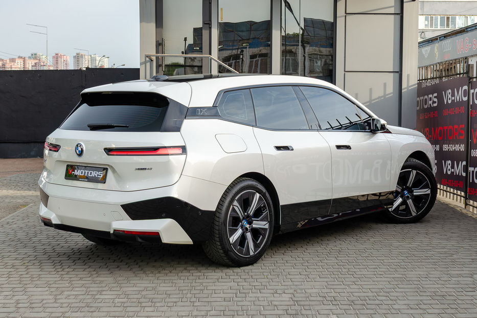 Продам BMW iX 40 Xdrive 2022 года в Киеве