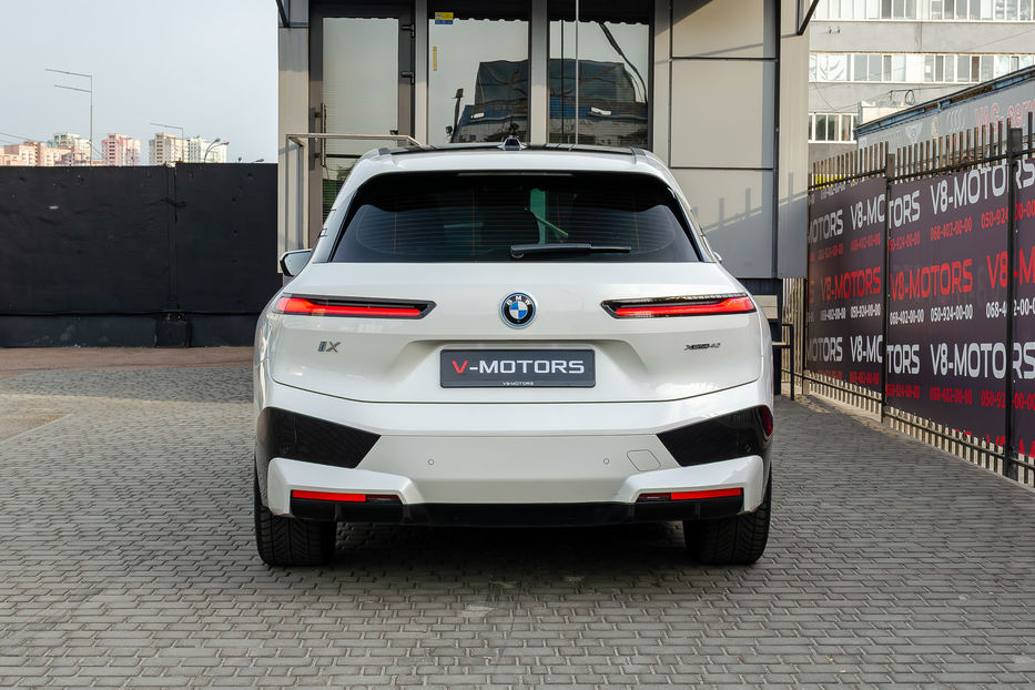 Продам BMW iX 40 Xdrive 2022 года в Киеве
