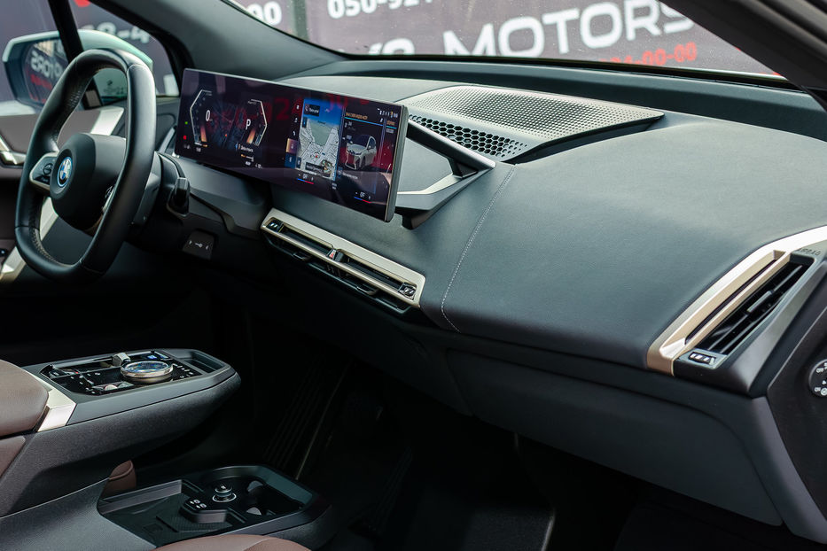 Продам BMW iX 40 Xdrive 2022 года в Киеве