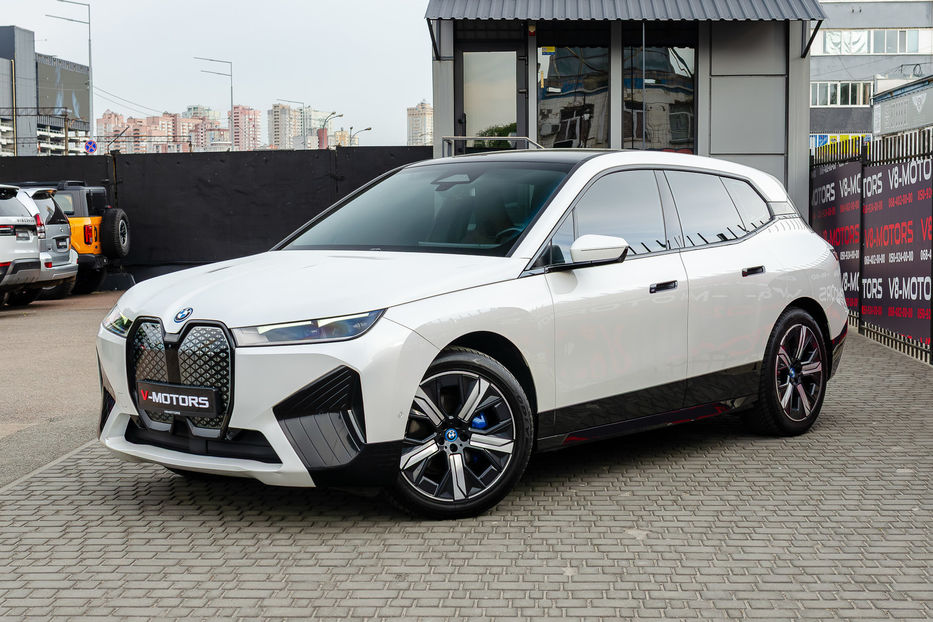 Продам BMW iX 40 Xdrive 2022 года в Киеве