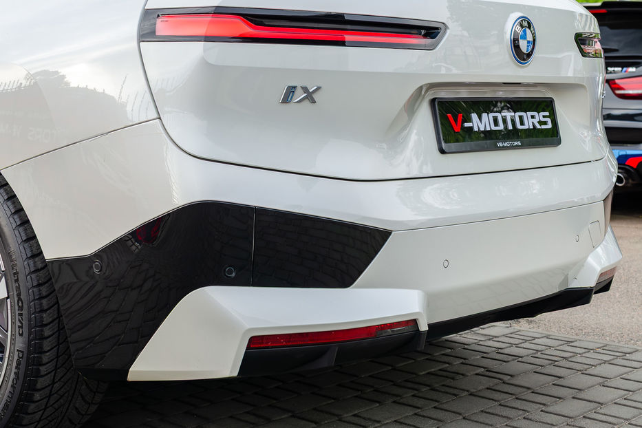 Продам BMW iX 40 Xdrive 2022 года в Киеве