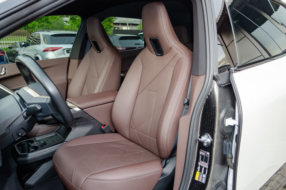 Продам BMW iX 40 Xdrive 2022 года в Киеве