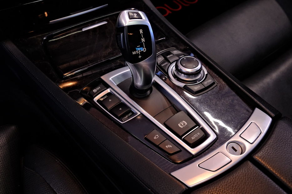 Продам BMW 750 2011 года в Одессе