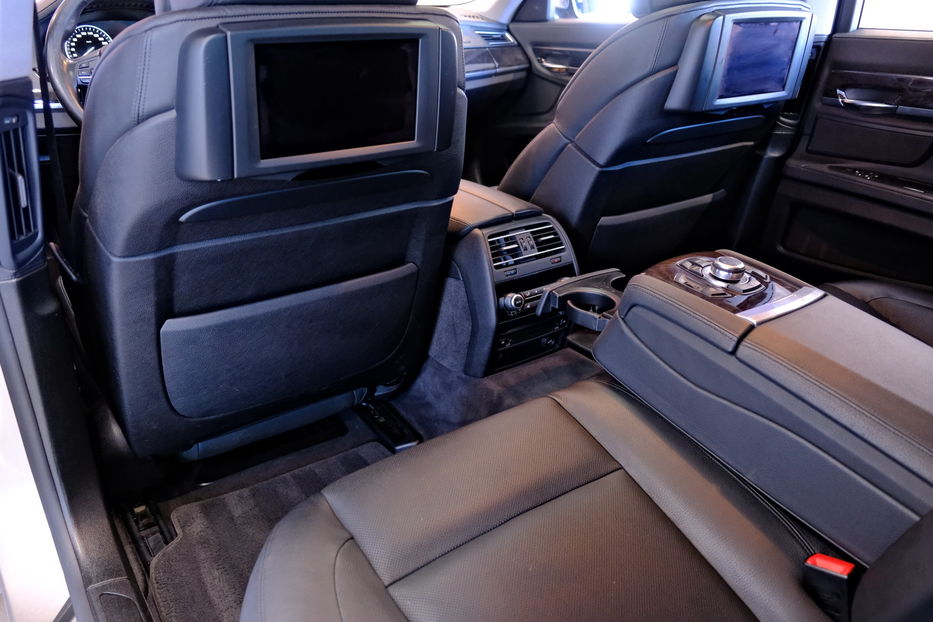 Продам BMW 750 2011 года в Одессе