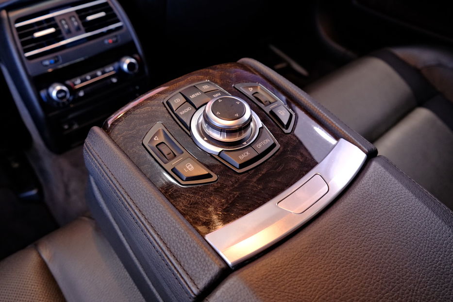 Продам BMW 750 2011 года в Одессе