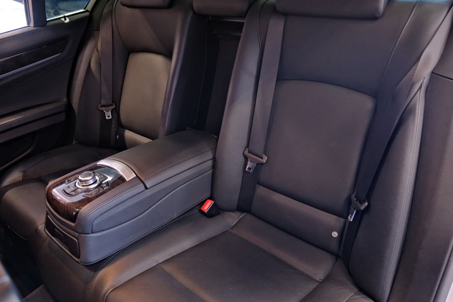 Продам BMW 750 2011 года в Одессе