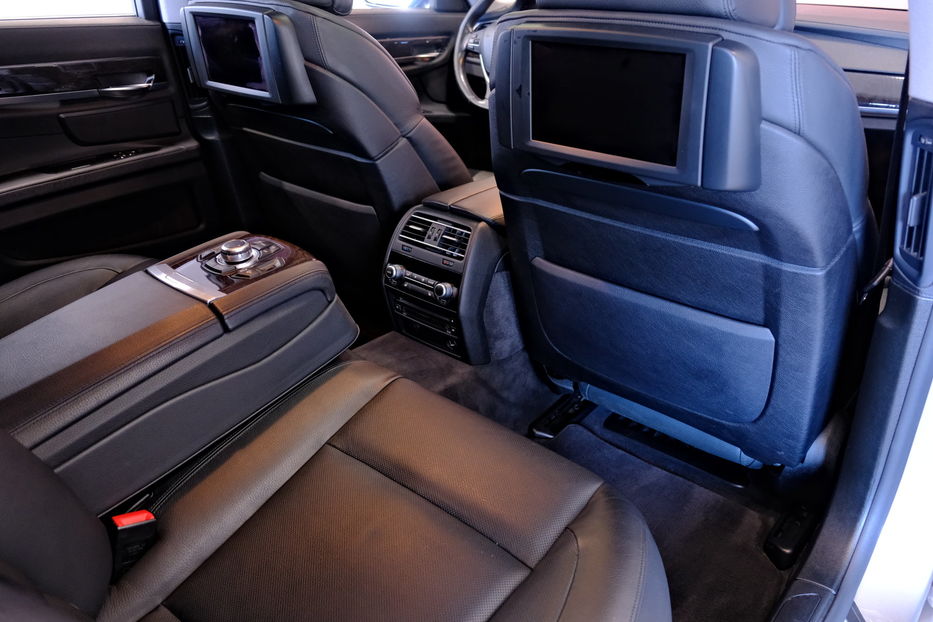 Продам BMW 750 2011 года в Одессе