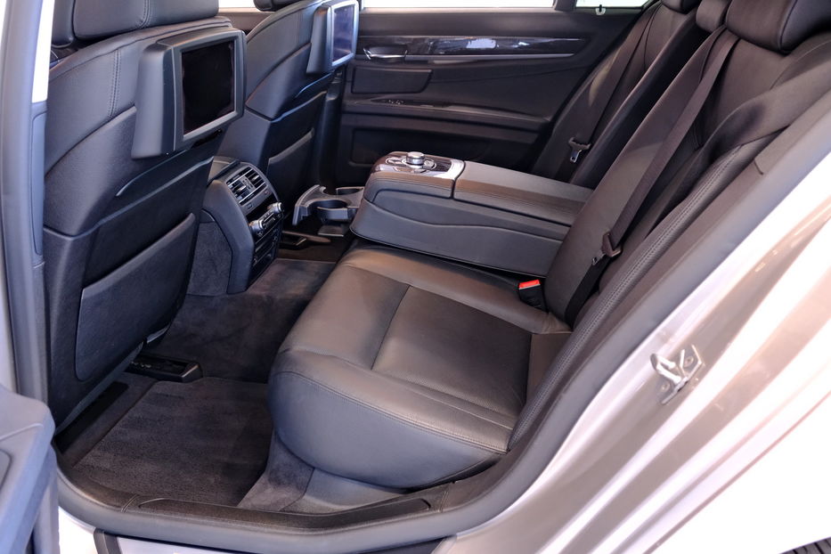 Продам BMW 750 2011 года в Одессе