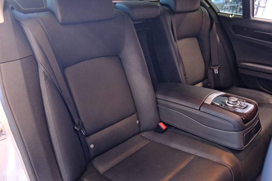 Продам BMW 750 2011 года в Одессе