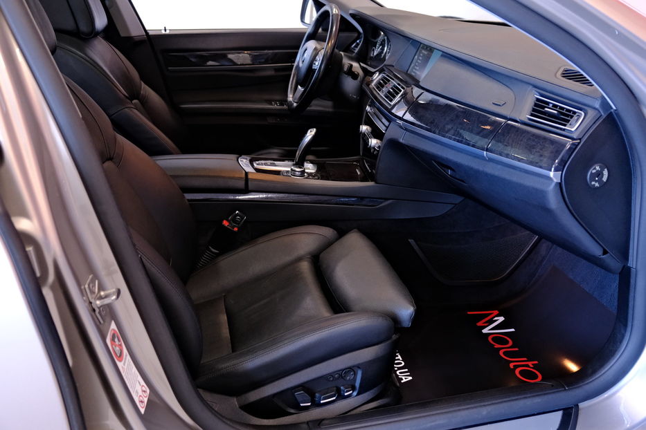 Продам BMW 750 2011 года в Одессе