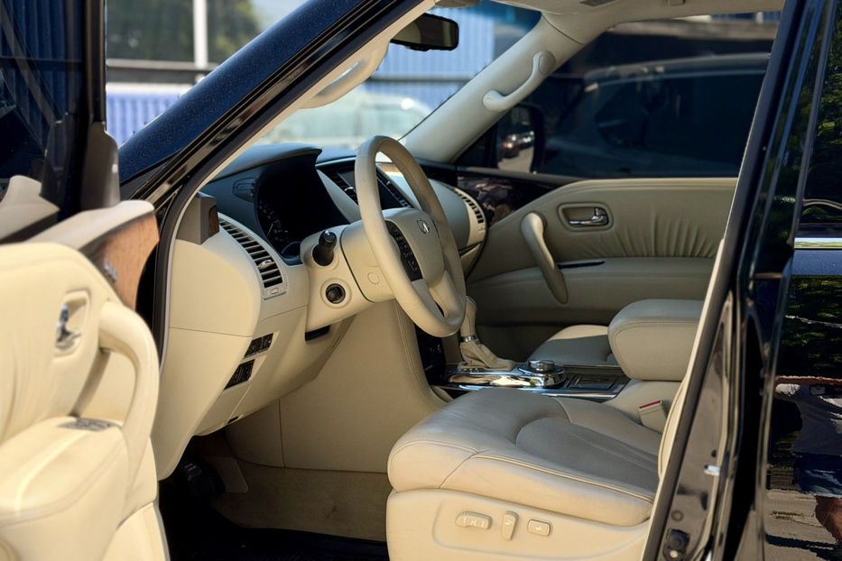 Продам Infiniti QX56 5.6 AT (405 к.с.) AWD 2010 года в Киеве