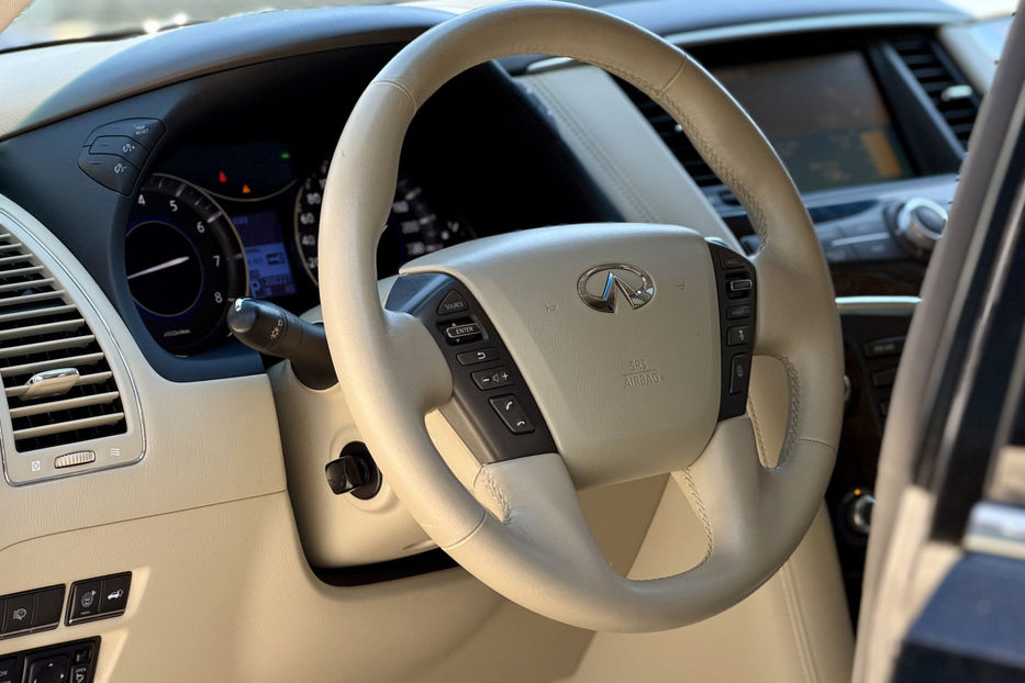 Продам Infiniti QX56 5.6 AT (405 к.с.) AWD 2010 года в Киеве