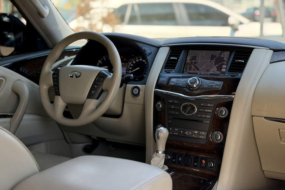 Продам Infiniti QX56 5.6 AT (405 к.с.) AWD 2010 года в Киеве