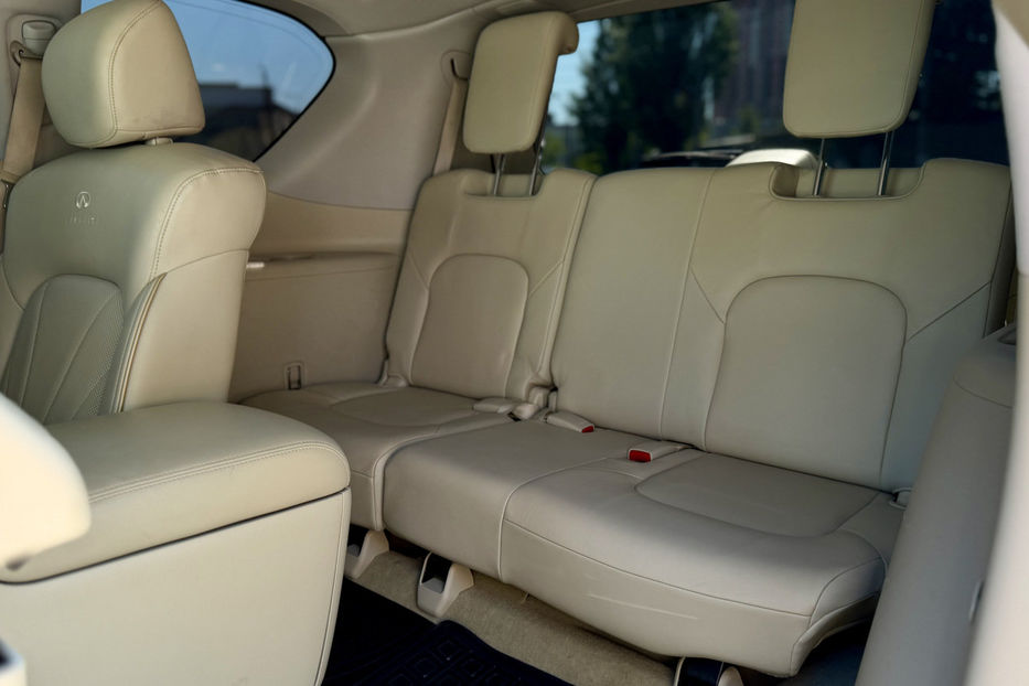 Продам Infiniti QX56 5.6 AT (405 к.с.) AWD 2010 года в Киеве