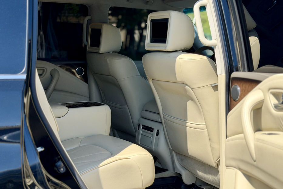 Продам Infiniti QX56 5.6 AT (405 к.с.) AWD 2010 года в Киеве