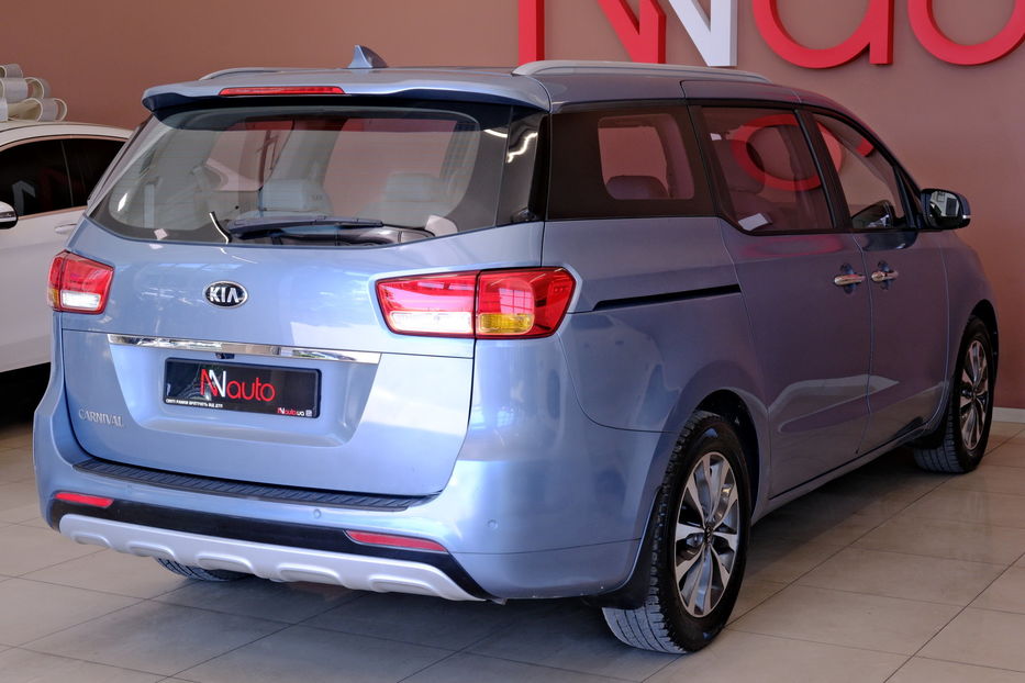 Продам Kia Carnival 2014 года в Одессе
