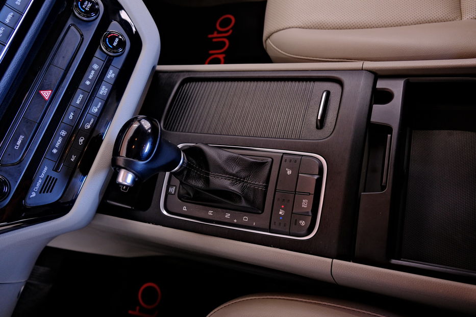 Продам Kia Carnival 2014 года в Одессе