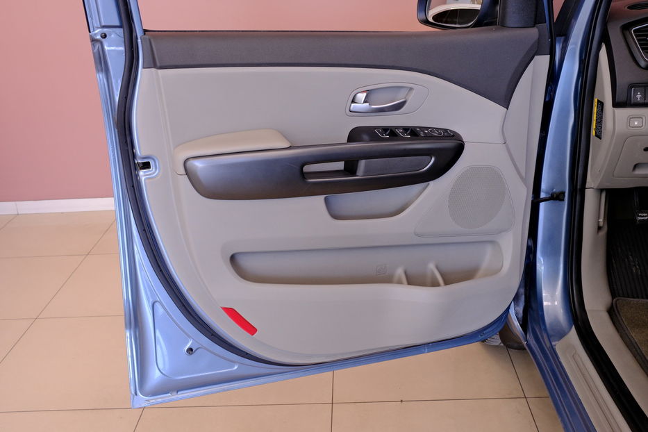 Продам Kia Carnival 2014 года в Одессе