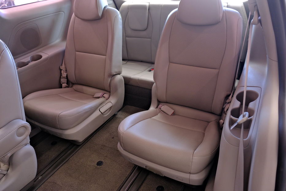 Продам Kia Carnival 2014 года в Одессе