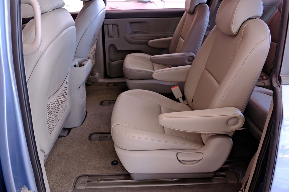 Продам Kia Carnival 2014 года в Одессе