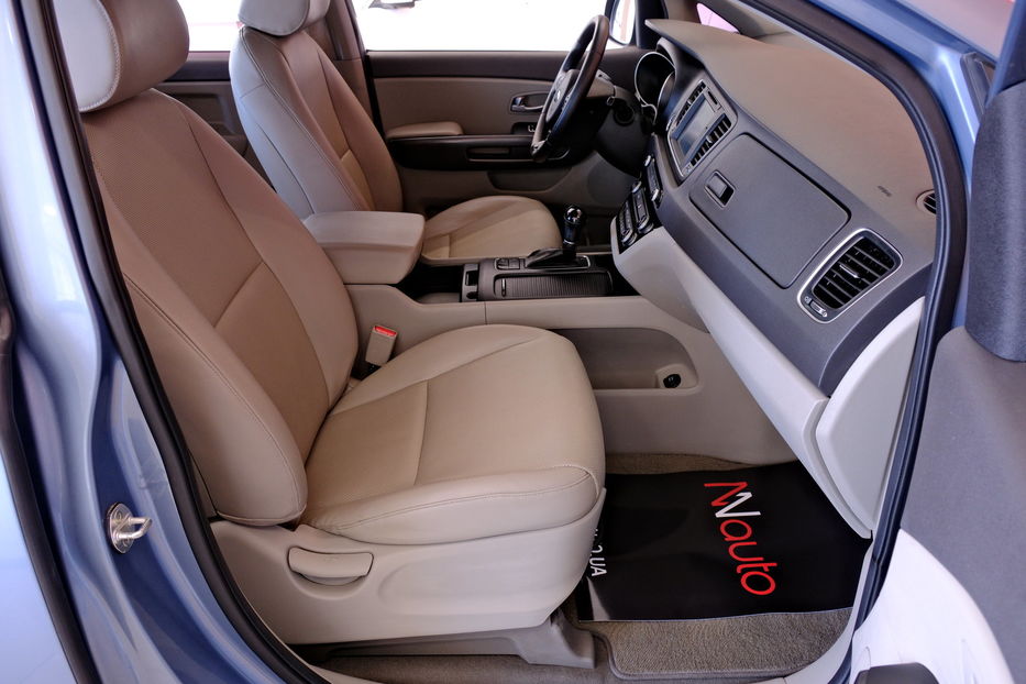 Продам Kia Carnival 2014 года в Одессе