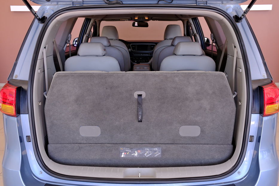 Продам Kia Carnival 2014 года в Одессе