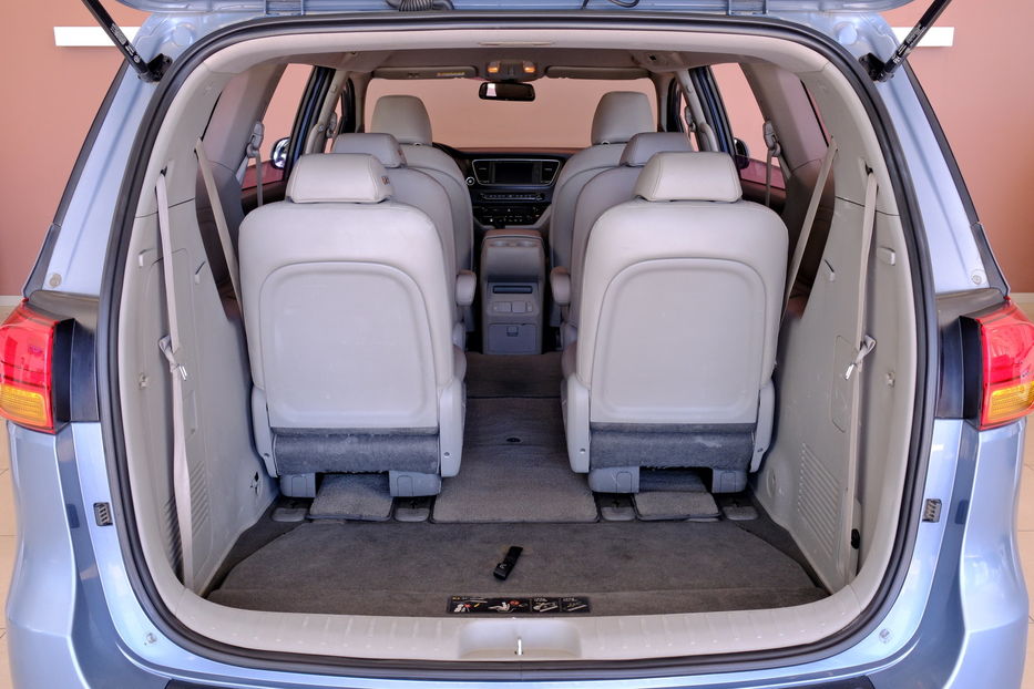 Продам Kia Carnival 2014 года в Одессе