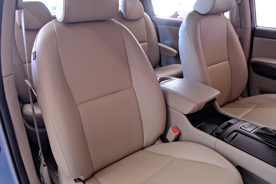 Продам Kia Carnival 2014 года в Одессе