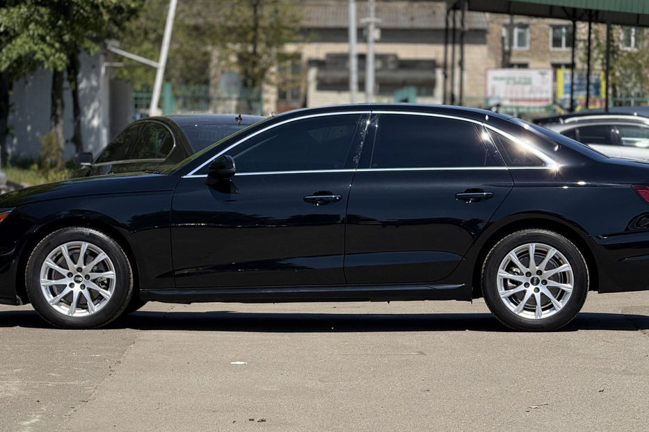 Продам Audi A4 40 TFSI S-tronic (204 к.с.) 2021 года в Киеве