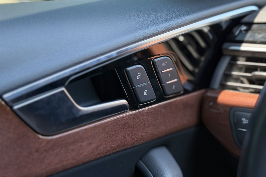 Продам Audi A4 40 TFSI S-tronic (204 к.с.) 2021 года в Киеве
