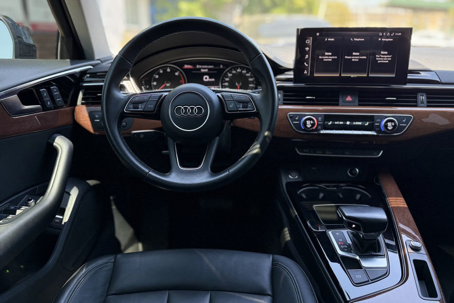 Продам Audi A4 40 TFSI S-tronic (204 к.с.) 2021 года в Киеве