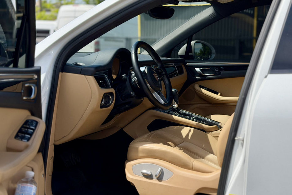 Продам Porsche Macan 2.0 PDK (252 к.с.) 2018 года в Киеве