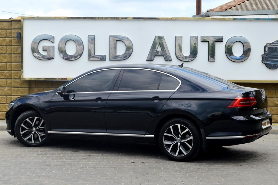 Продам Volkswagen Passat B8 HighLine 2018 года в Одессе