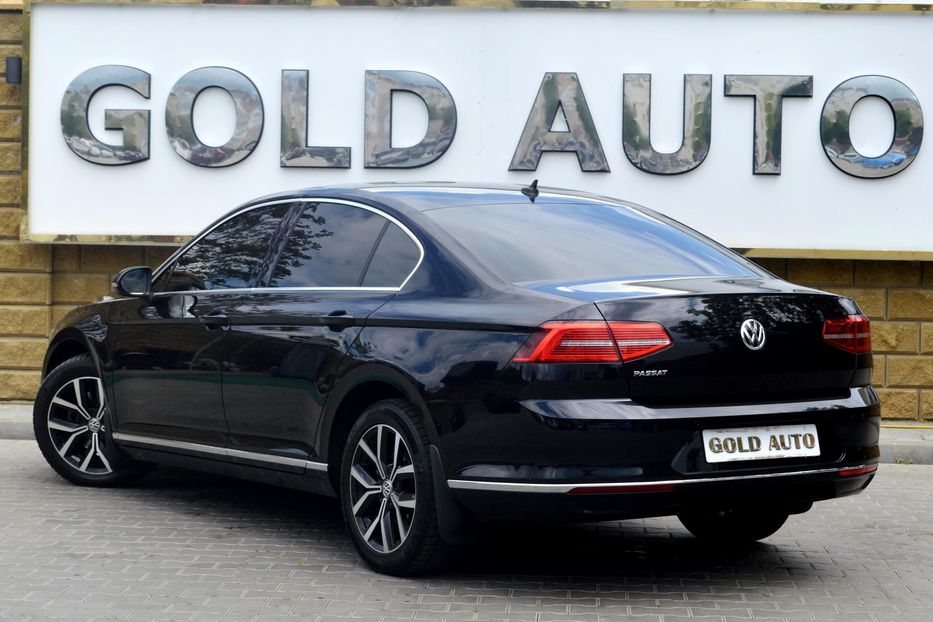 Продам Volkswagen Passat B8 HighLine 2018 года в Одессе