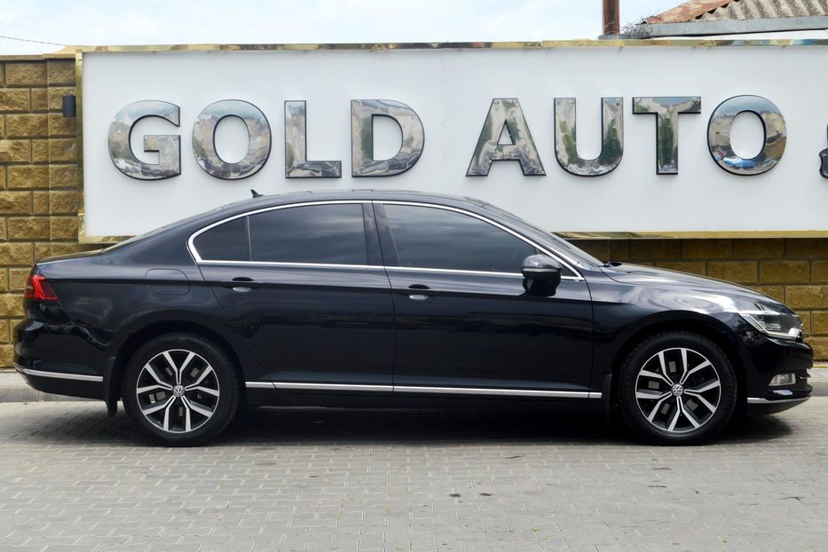 Продам Volkswagen Passat B8 HighLine 2018 года в Одессе