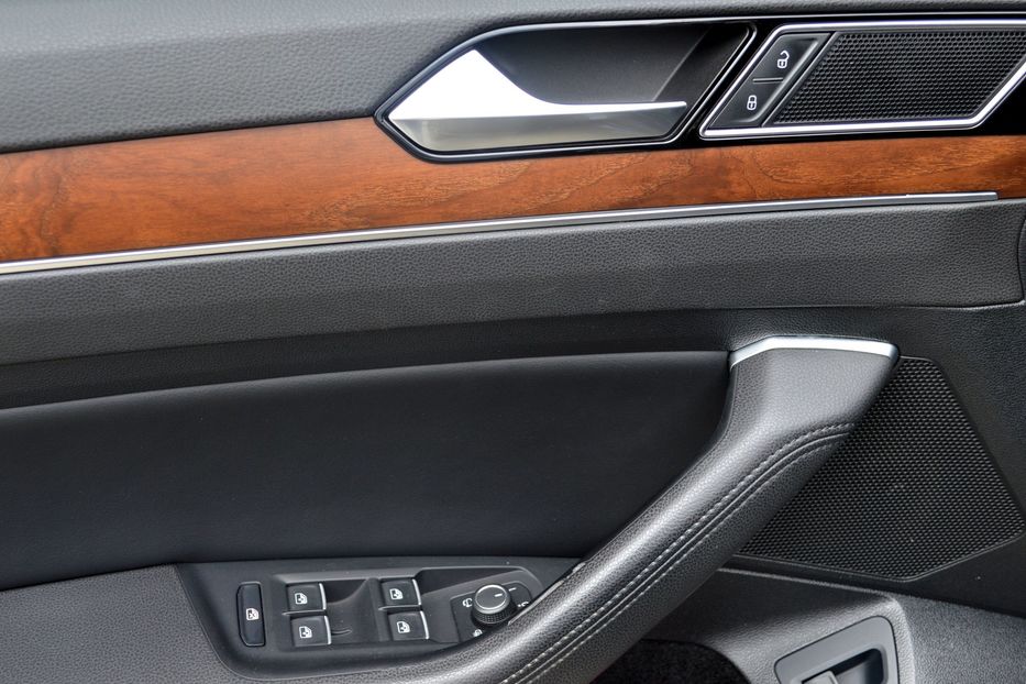 Продам Volkswagen Passat B8 HighLine 2018 года в Одессе