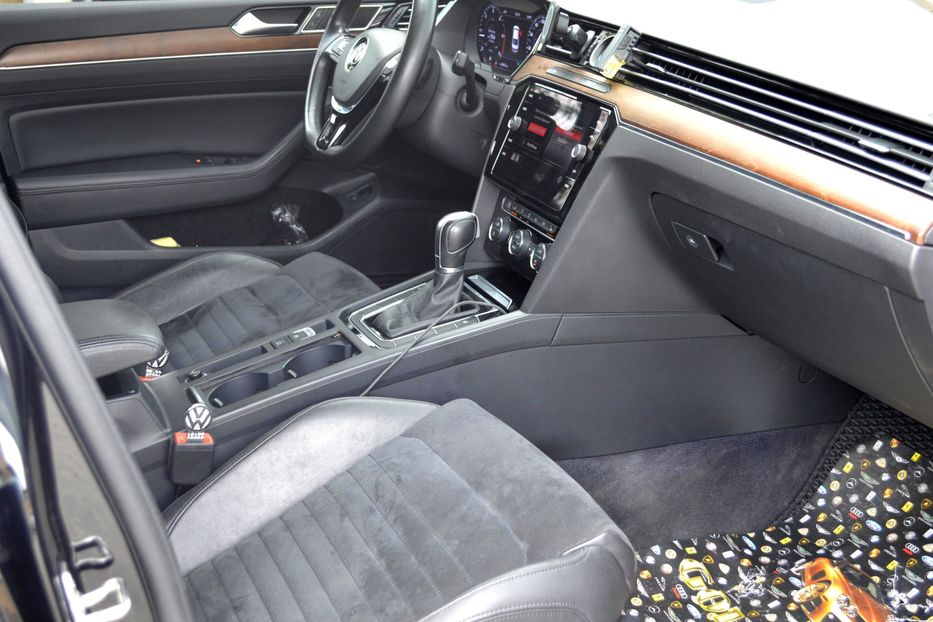 Продам Volkswagen Passat B8 HighLine 2018 года в Одессе
