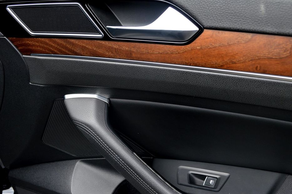 Продам Volkswagen Passat B8 HighLine 2018 года в Одессе