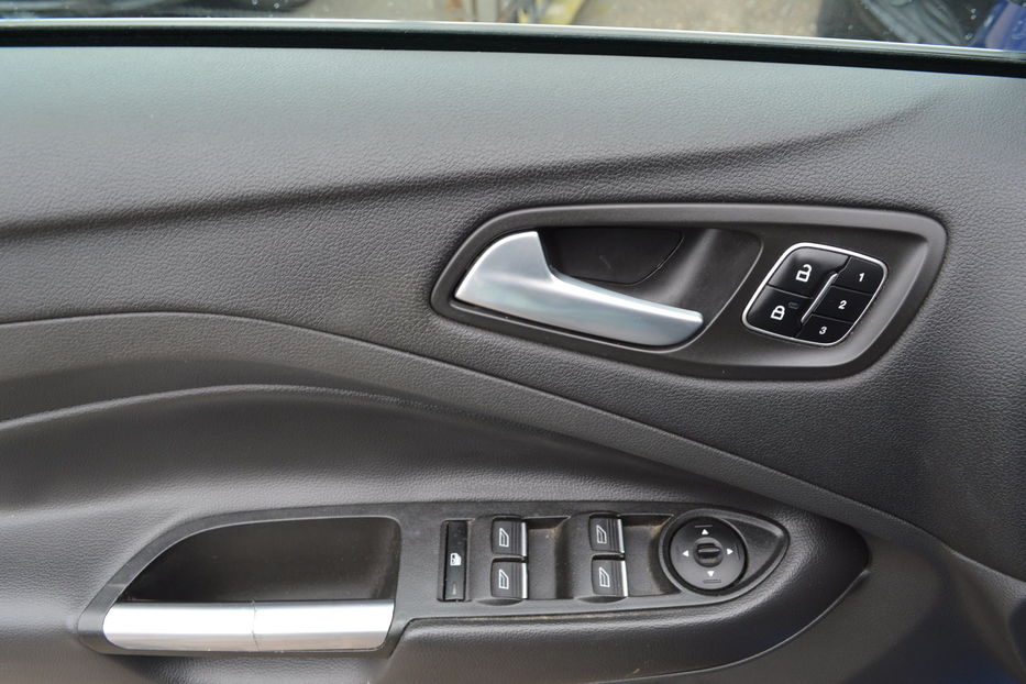 Продам Ford Escape Titanium 2017 года в Одессе
