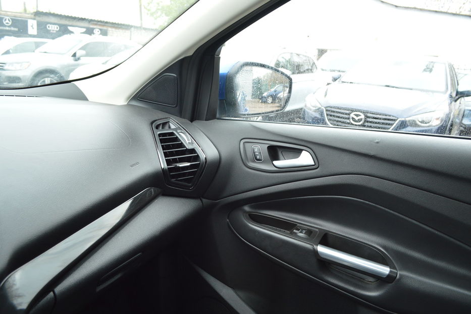 Продам Ford Escape Titanium 2017 года в Одессе